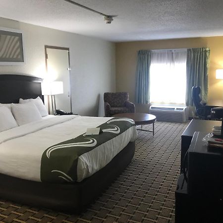 Quality Inn Vincennes Bagian luar foto