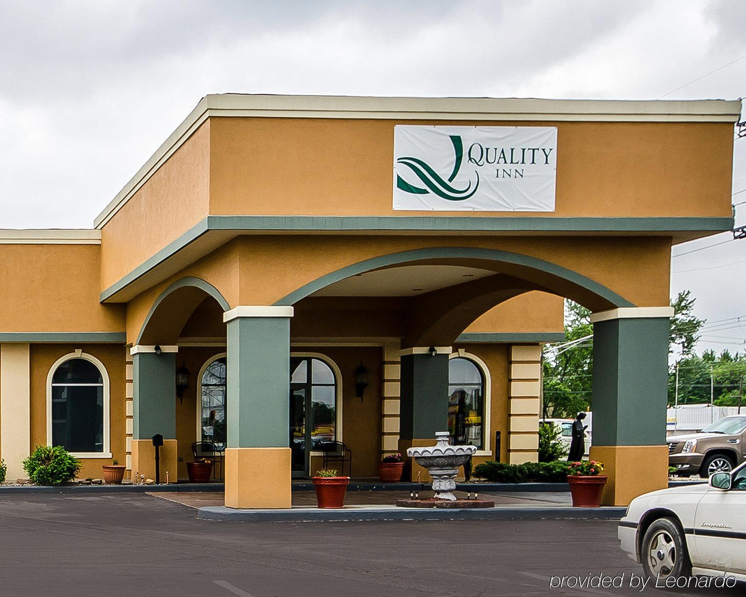 Quality Inn Vincennes Bagian luar foto