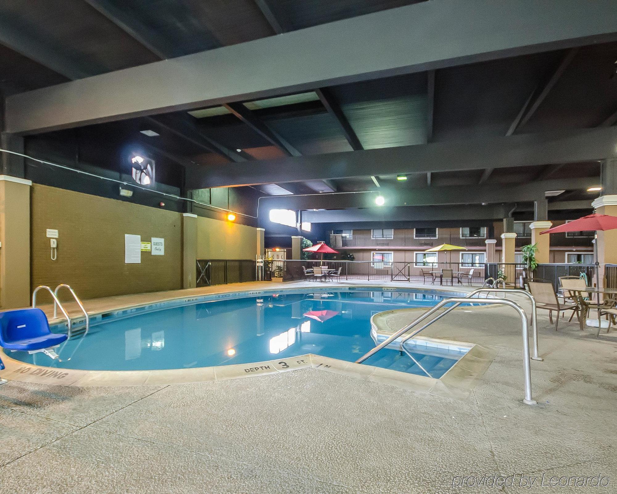 Quality Inn Vincennes Bagian luar foto