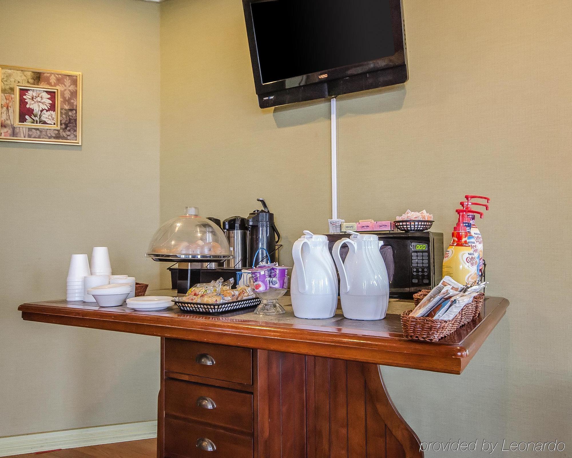 Quality Inn Vincennes Bagian luar foto