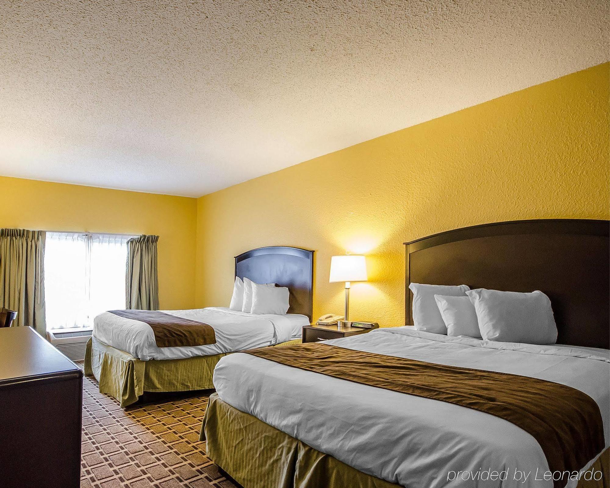 Quality Inn Vincennes Bagian luar foto