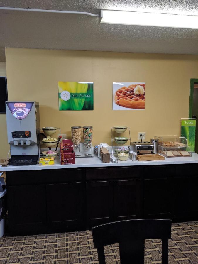 Quality Inn Vincennes Bagian luar foto
